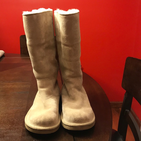 UGG boots - Picture 1 of 7